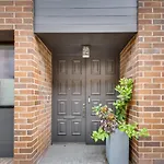 Modern Beverly Hills Townhome 5 Mi To Hollywood!