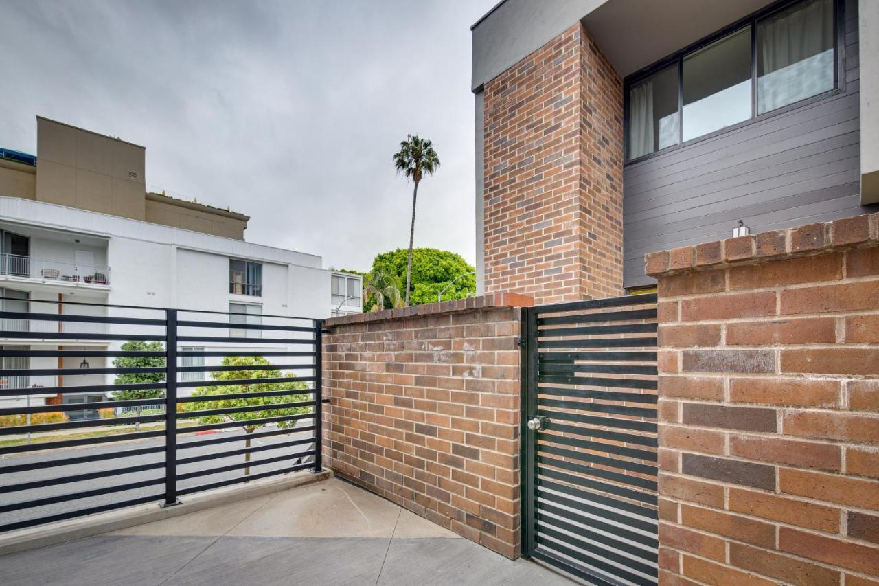 Modern Beverly Hills Townhome 5 Mi To Hollywood! Hébergement de vacances *